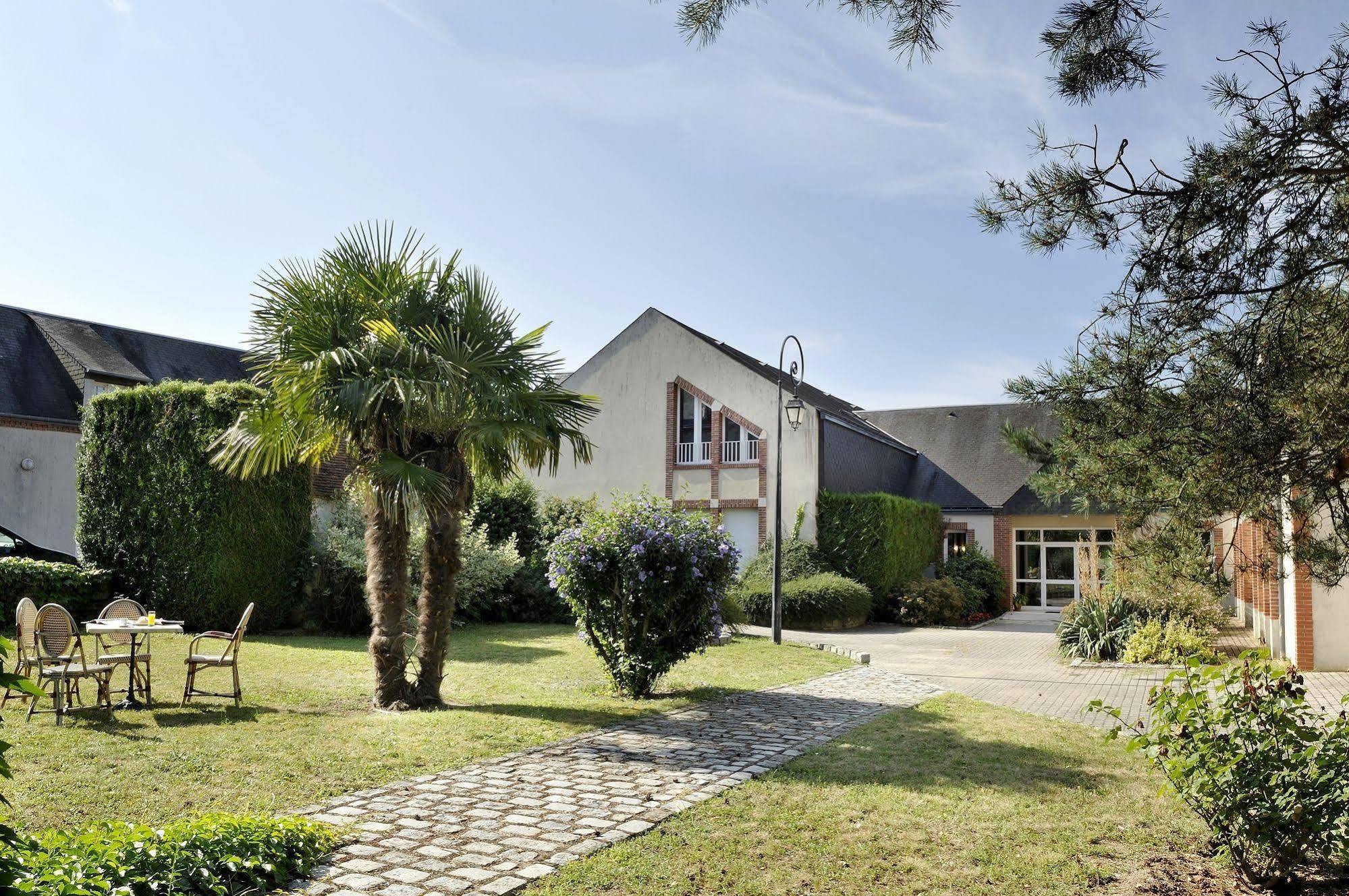 Logis Hotel Restaurant Du Labrador Saint-Benoit-sur-Loire Exterior photo